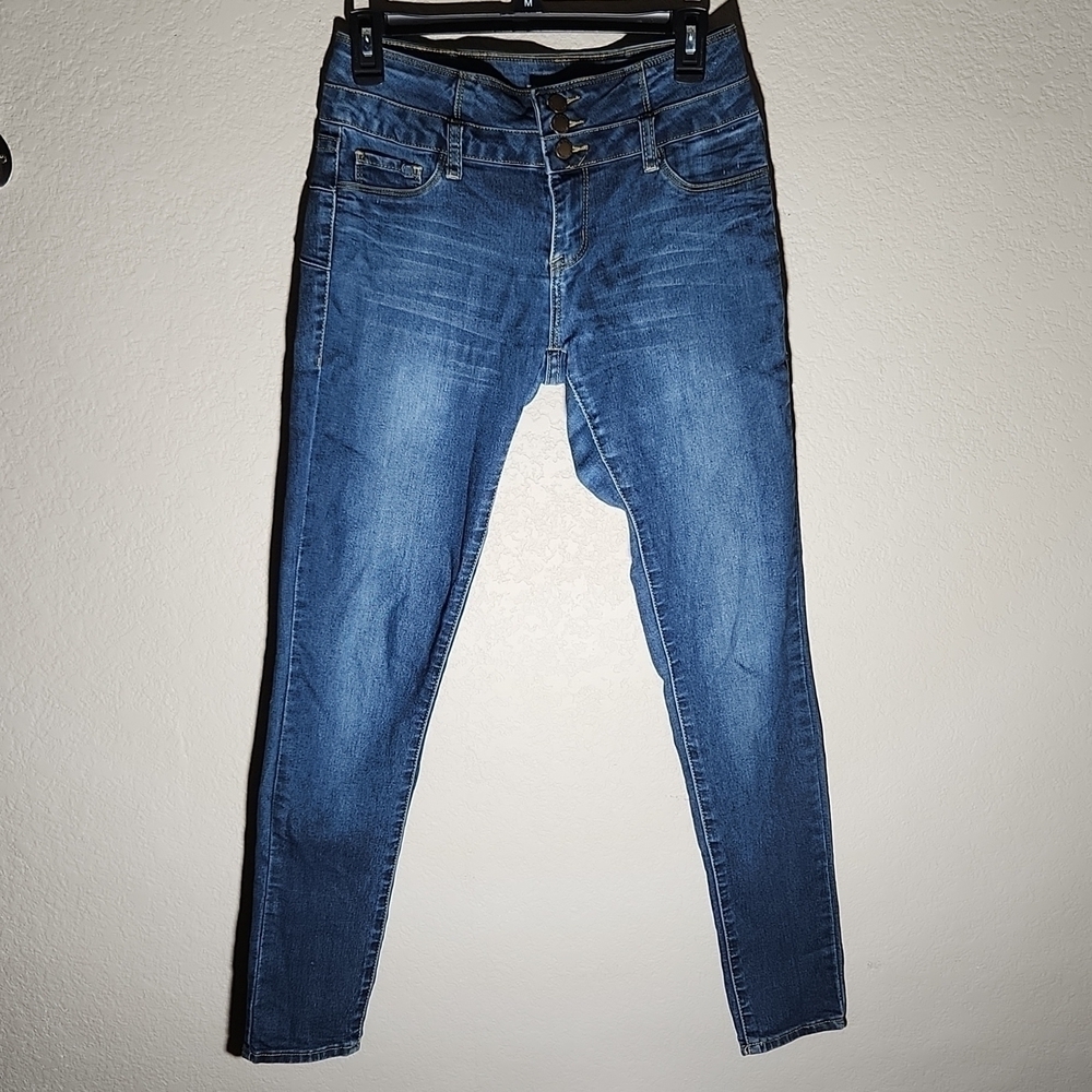 Song Jeans Womens Size 3 has flaws puckering